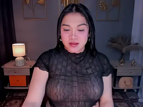 Snapshot of MaxeneCullens chatting on 09/16/25, 04:46 MaxeneCullens online show from 09/16/25, 04:46