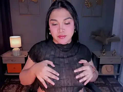 Snapshot of MaxeneCullens chatting on 09/17/25, 04:58 MaxeneCullens online show from 09/17/25, 04:58