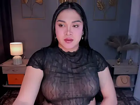 Snapshot of MaxeneCullens chatting on 09/19/25, 02:46 MaxeneCullens online show from 09/19/25, 02:46