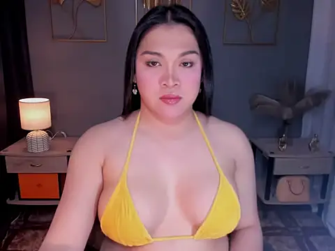 Snapshot of MaxeneCullens chatting on 09/24/25, 04:49 MaxeneCullens online show from 09/24/25, 04:49