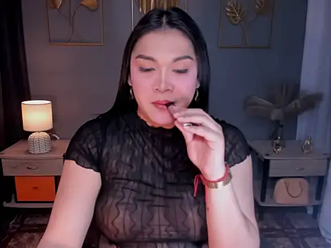 Snapshot of MaxeneCullens chatting on 09/26/25, 04:49 MaxeneCullens online show from 09/26/25, 04:49