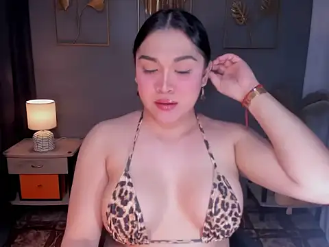 Snapshot of MaxeneCullens chatting on 10/14/25, 02:56 MaxeneCullens online show from 10/14/25, 02:56