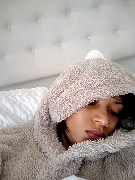 Leaberry online show from 09/19/25, 04:18