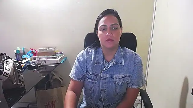 Snapshot of kendall_52 chatting on 01/11/25, 12:50 kendall 52 online show from 01/11/25, 12:50