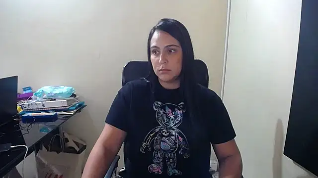 Snapshot of kendall_52 chatting on 02/18/25, 02:06 kendall 52 online show from 02/18/25, 02:06