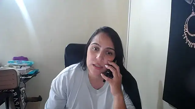 Snapshot of kendall_52 chatting on 02/27/25, 07:15 kendall 52 online show from 02/27/25, 07:15