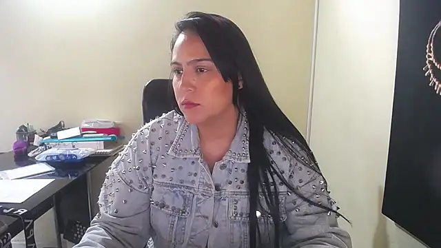 Snapshot of kendall_52 chatting on 10/11/25, 02:15 kendall 52 online show from 10/11/25, 02:15