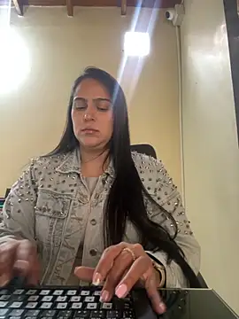 Snapshot of kendall_52 chatting on 11/22/25, 02:16 kendall 52 online show from 11/22/25, 02:16