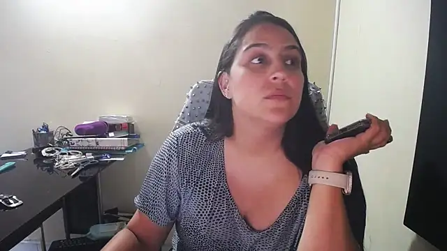 Snapshot of kendall_52 chatting on 11/29/25, 08:12 kendall 52 online show from 11/29/25, 08:12