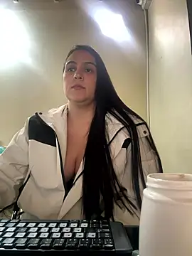 Snapshot of kendall_52 chatting on 01/13/26, 04:45 kendall 52 online show from 01/13/26, 04:45