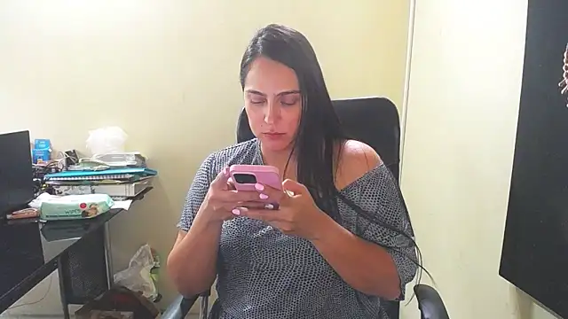 Snapshot of kendall_52 chatting on 02/16/26, 04:47 kendall 52 online show from 02/16/26, 04:47