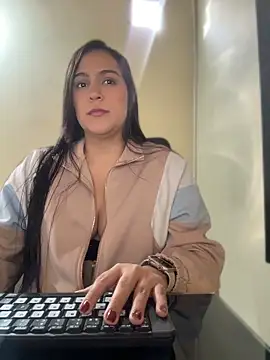 kendall 52 online show from 05/07/26, 12:43