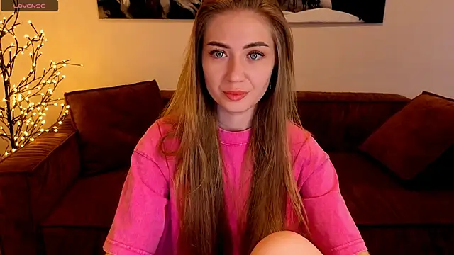 Adelyna Bird online show from 07/12/26, 06:59