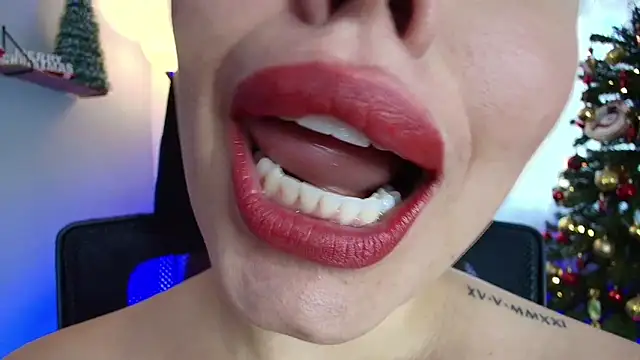 Snapshot of lisbet21x chatting on 12/12/24, 09:58 lisbet21x online show from 12/12/24, 09:58