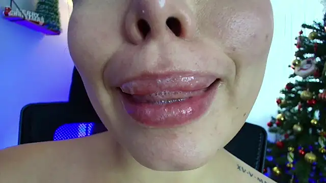 Snapshot of lisbet21x chatting on 12/28/24, 07:11 lisbet21x online show from 12/28/24, 07:11