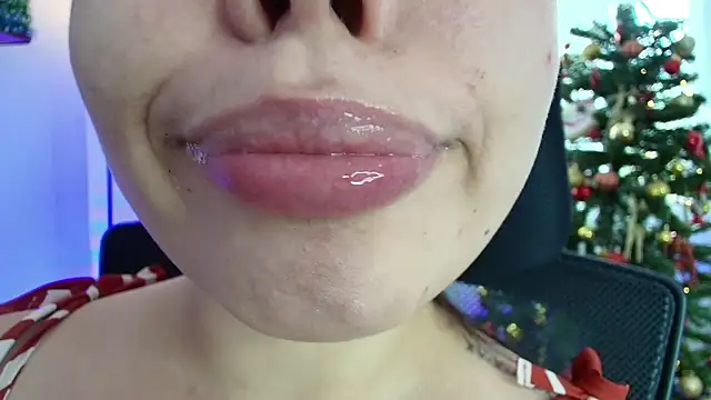 Snapshot of lisbet21x chatting on 12/29/24, 06:49 lisbet21x online show from 12/29/24, 06:49