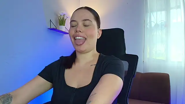 Snapshot of lisbet21x chatting on 02/05/25, 07:10 lisbet21x online show from 02/05/25, 07:10