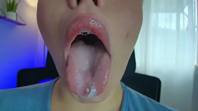 Snapshot of lisbet21x chatting on 03/06/25, 02:29 lisbet21x online show from 03/06/25, 02:29