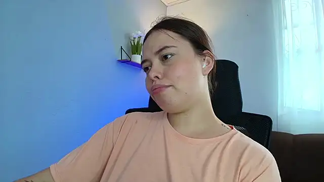 Snapshot of lisbet21x chatting on 03/08/25, 05:22 lisbet21x online show from 03/08/25, 05:22