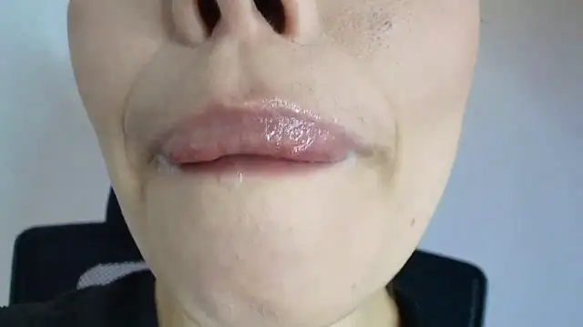 Snapshot of lisbet21x chatting on 10/24/25, 10:17 lisbet21x online show from 10/24/25, 10:17