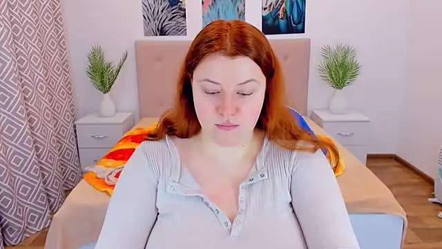 Snapshot of PolinaSalvatore chatting on 12/18/24, 07:58 PolinaSalvatore online show from 12/18/24, 07:58