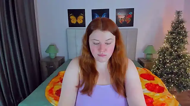 Snapshot of PolinaSalvatore chatting on 12/20/24, 08:45 PolinaSalvatore online show from 12/20/24, 08:45