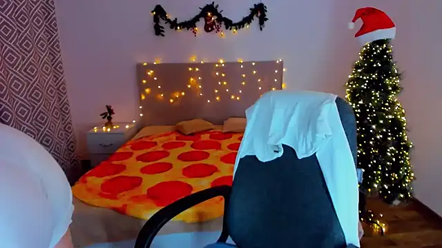 Snapshot of PolinaSalvatore chatting on 12/24/24, 12:22 PolinaSalvatore online show from 12/24/24, 12:22