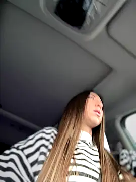 EvaCatt online show from 11/12/25, 04:02