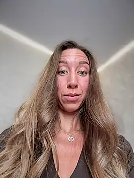 Snapshot of EvaCatt chatting on 07/10/26, 04:39 EvaCatt online show from 07/10/26, 04:39