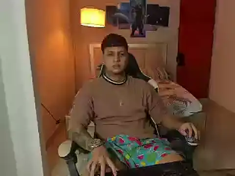 Snapshot of Jake_simons chatting on 12/21/24, 02:30 Jake simons online show from 12/21/24, 02:30