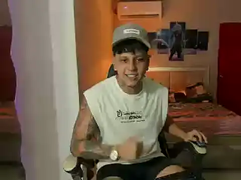 Snapshot of Jake_simons chatting on 03/08/25, 03:39 Jake simons online show from 03/08/25, 03:39