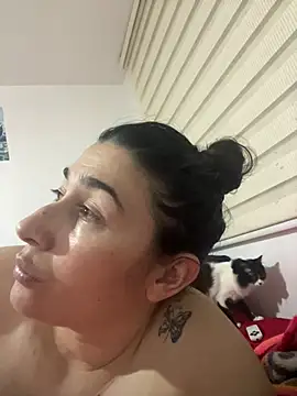 andreaisis2 online show from 05/18/26, 06:52