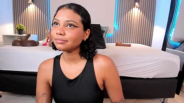 Snapshot of Zafiiraa chatting on 02/08/25, 03:10 Zafiiraa online show from 02/08/25, 03:10