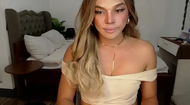 Snapshot of liaa_lurrecams chatting on 12/12/24, 02:11 liaa lurrecams online show from 12/12/24, 02:11