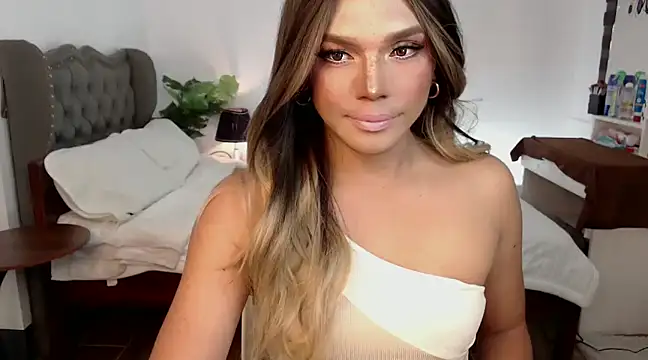 Snapshot of liaa_lurrecams chatting on 01/06/25, 11:07 liaa lurrecams online show from 01/06/25, 11:07