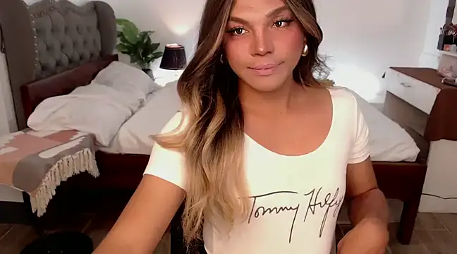 Snapshot of liaa_lurrecams chatting on 01/23/25, 05:42 liaa lurrecams online show from 01/23/25, 05:42