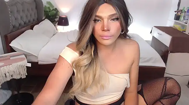 Snapshot of liaa_lurrecams chatting on 02/23/25, 06:45 liaa lurrecams online show from 02/23/25, 06:45