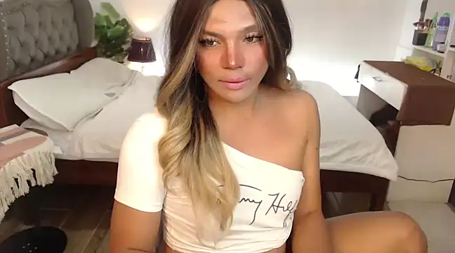 Snapshot of liaa_lurrecams chatting on 02/24/25, 07:41 liaa lurrecams online show from 02/24/25, 07:41