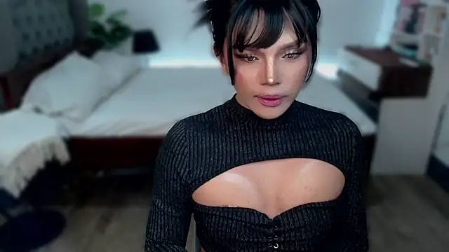 Snapshot of liaa_lurrecams chatting on 11/24/25, 01:33 liaa lurrecams online show from 11/24/25, 01:33