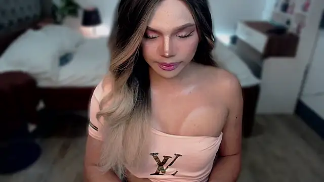 Snapshot of liaa_lurrecams chatting on 12/16/25, 11:37 liaa lurrecams online show from 12/16/25, 11:37