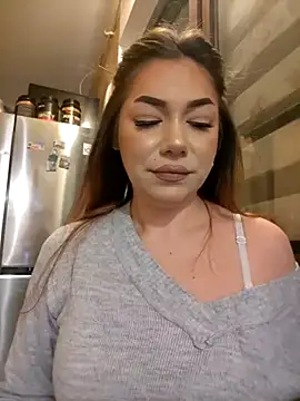 Snapshot of Ella_sweety chatting on 01/04/25, 09:09 Ella sweety online show from 01/04/25, 09:09