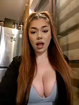 Snapshot of Ella_sweety chatting on 01/17/25, 08:22 Ella sweety online show from 01/17/25, 08:22