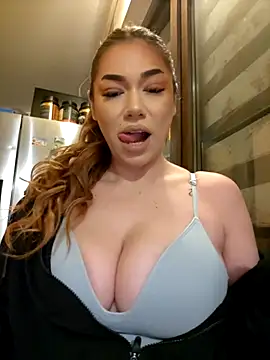 Snapshot of Ella_sweety chatting on 02/09/25, 07:52 Ella sweety online show from 02/09/25, 07:52