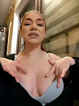 Snapshot of Ella_sweety chatting on 02/09/25, 10:54 Ella sweety online show from 02/09/25, 10:54