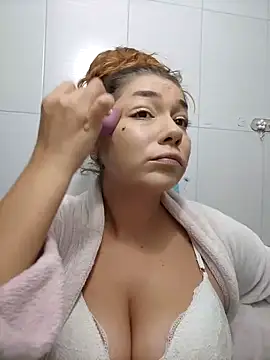 Snapshot of Ella_sweety chatting on 10/05/25, 07:56 Ella sweety online show from 10/05/25, 07:56