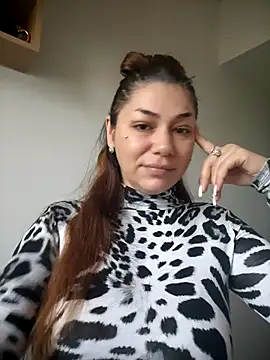 Snapshot of Ella_sweety chatting on 11/05/25, 07:08 Ella sweety online show from 11/05/25, 07:08