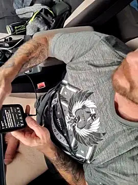 Snapshot of J-Dubb chatting on 11/17/25, 08:36 J-Dubb online show from 11/17/25, 08:36