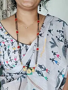 Snapshot of Indian_desi_wife chatting on 06/25/26, 05:12 Indian desi wife online show from 06/25/26, 05:12