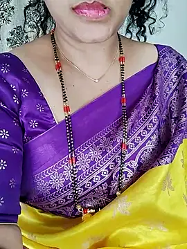 Snapshot of Indian_desi_wife chatting on 07/05/26, 04:47 Indian desi wife online show from 07/05/26, 04:47