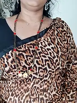 Snapshot of Indian_desi_wife chatting on 07/14/26, 04:02 Indian desi wife online show from 07/14/26, 04:02